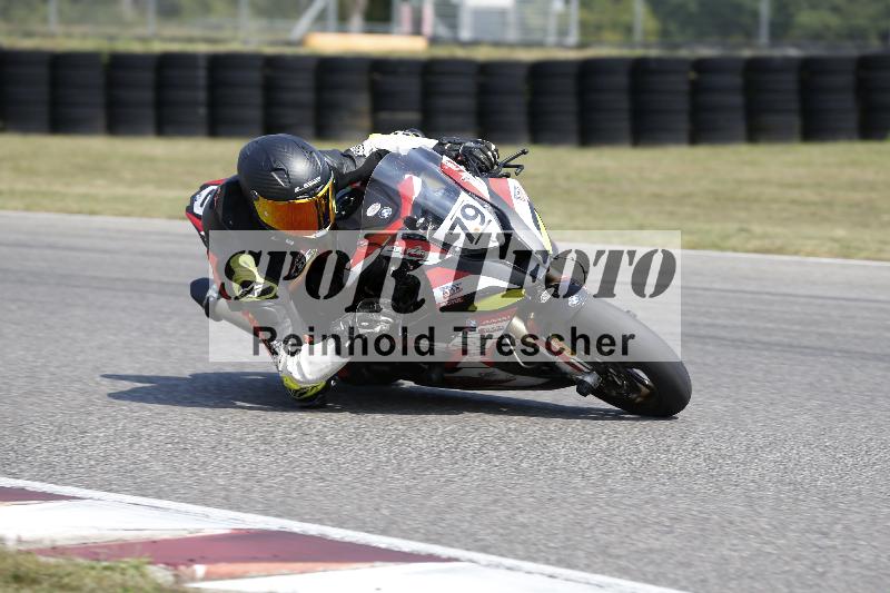 /Archiv-2025/49 26.08.2025 Cornu Master School ADR/rot-rouge/79